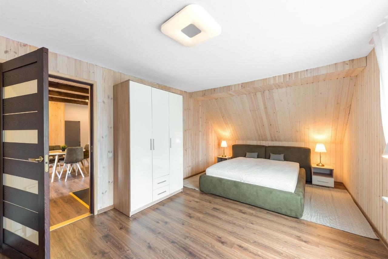 Shanghai Banzai Family Apartment วิลนีอุส ภายนอก รูปภาพ